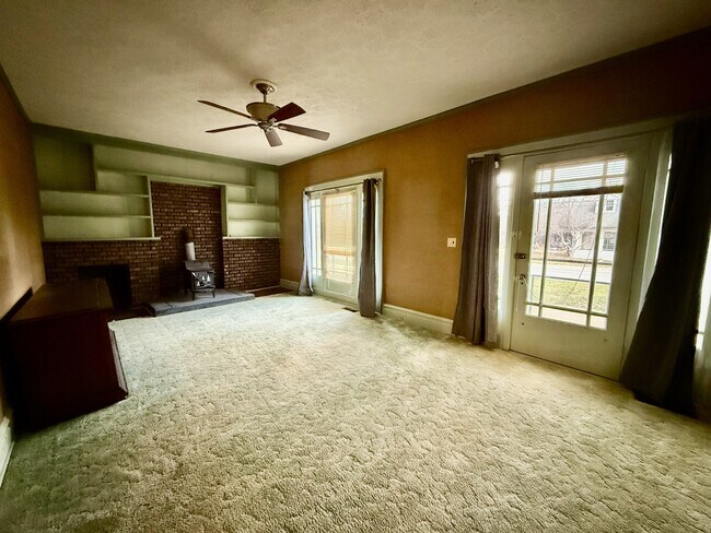 Building Photo - 2703 Old Spartanburg Rd