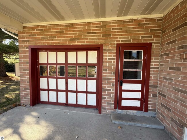 Building Photo - 8334 M-113