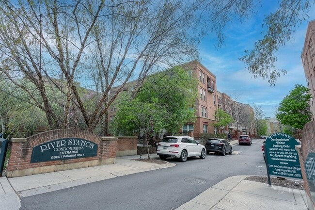 Building Photo - 545 N 1st St