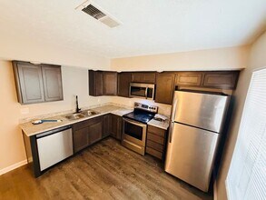 Building Photo - 365-425 Darby Creek Road-373 Darby Creek Road