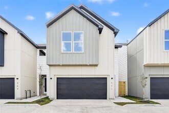 Building Photo - 951 Highland Lgt Ln