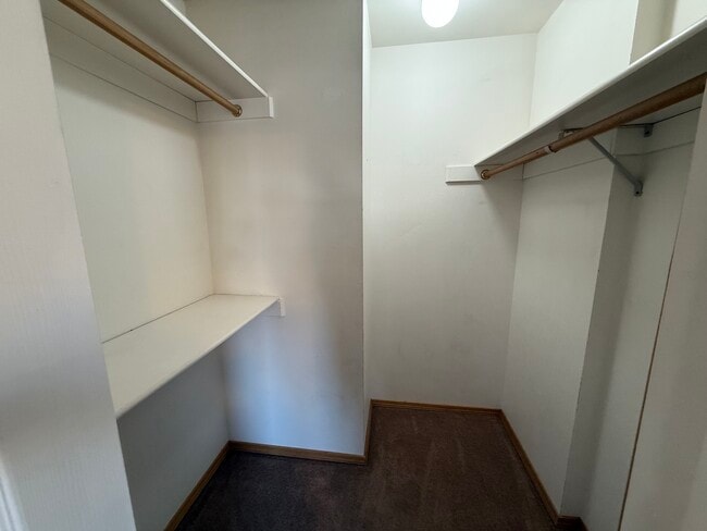 Building Photo - 204 Show Pl