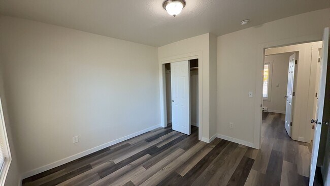 Building Photo - 3322 Tierra Dr NE