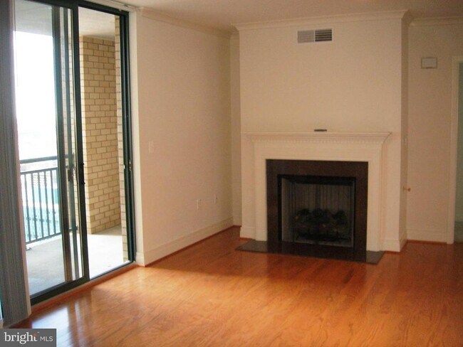 Building Photo - 414 Water St