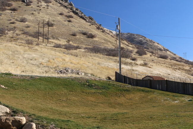 Building Photo - Lovely Home With Incredible Views.