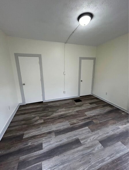 Building Photo - 1454 W Clark St