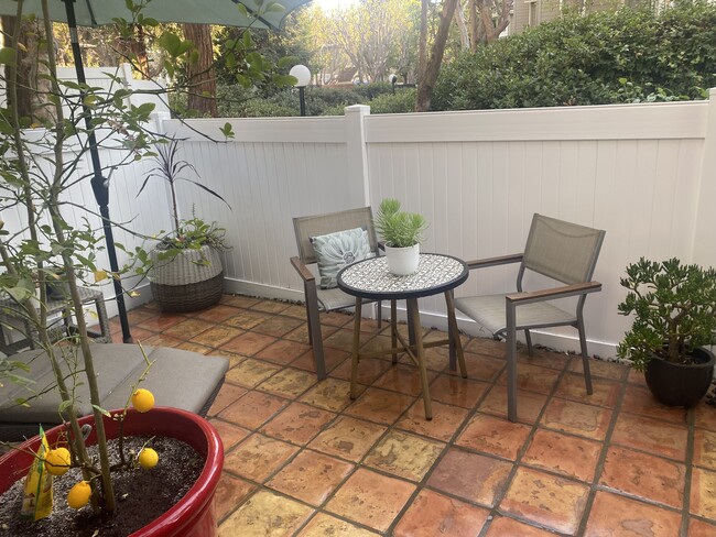 Patio - Furniture Included - 20950 Oxnard St