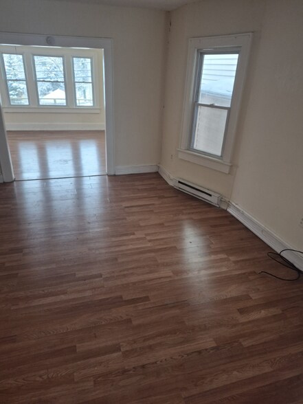 Building Photo - 904 Ash St