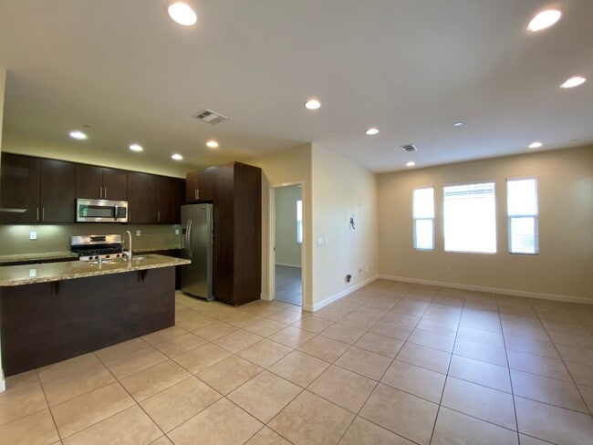 Primary Photo - 3bedroom 3 bath home in the Solaire Commun...