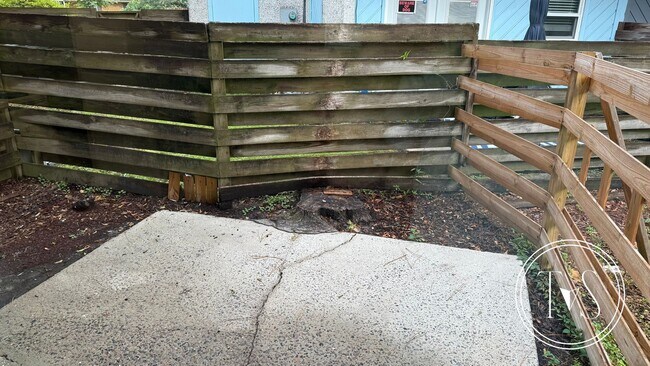 Building Photo - FALL MOVE-IN SPECIAL: 50% OFF 1st FULL MON...