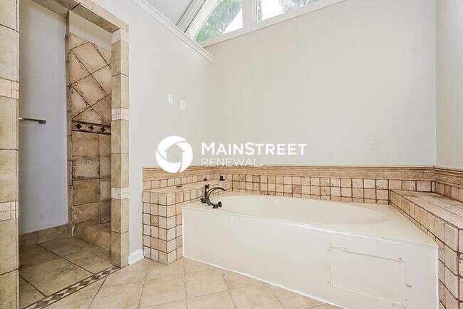 Building Photo - 5 Bedroom Pet-Friendly Home in Fayetteville, GA with Main Street Renewal