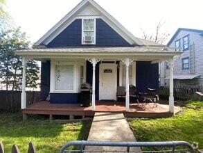 Building Photo - Stylish 3 Bedroom | 2 Bath Duplex in The D...