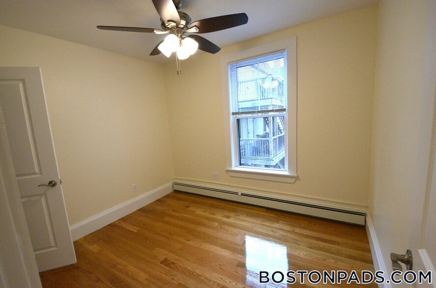 Building Photo - 35 Brookline St