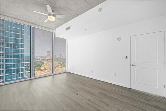 Building Photo - 5925 Almeda Rd