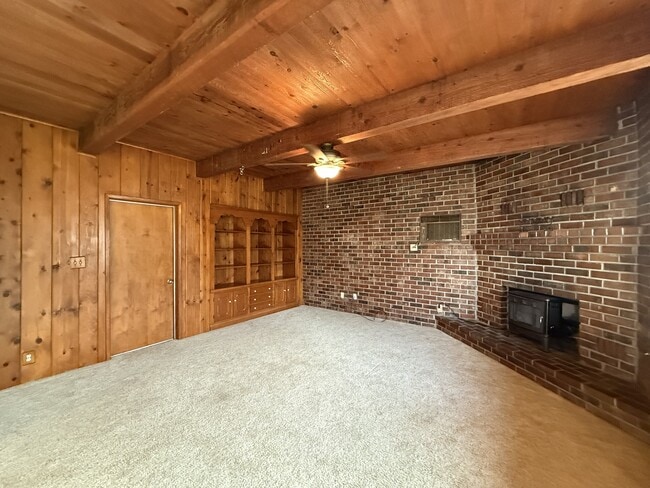 Building Photo - 9109 Midway