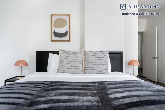 Building Photo - 18 10th St