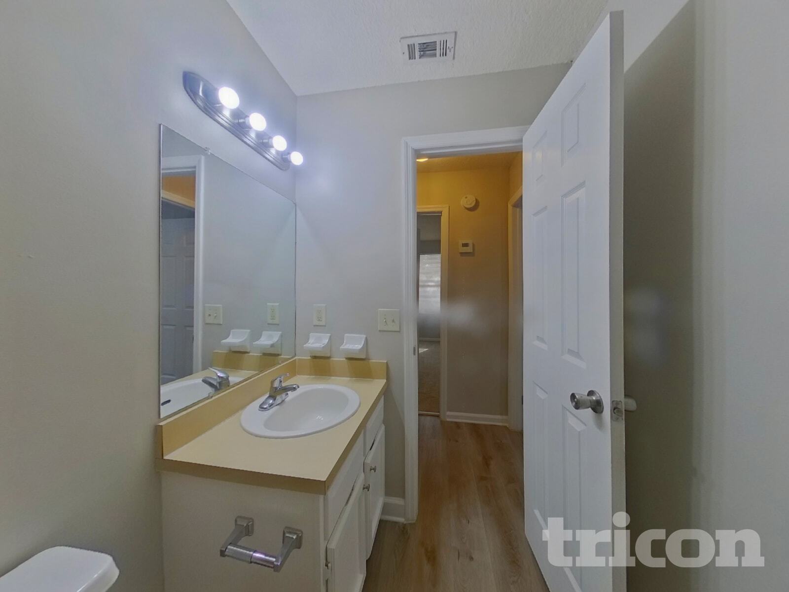 Building Photo - 11565 N Ride Cir E