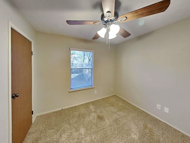 Building Photo - 164 Maple Branch St