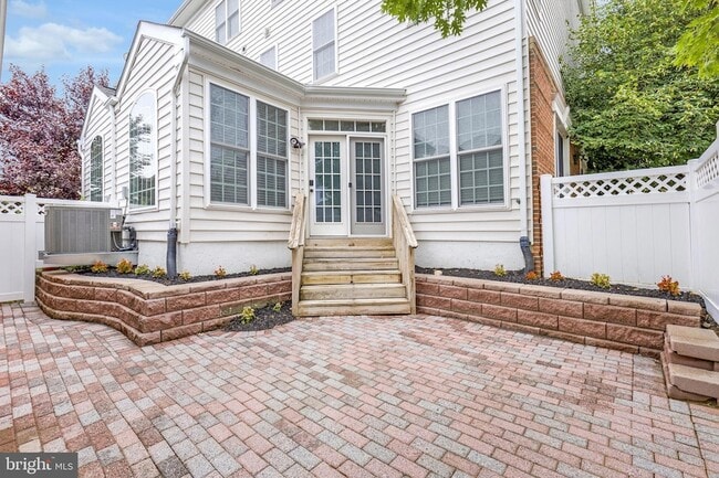 Building Photo - 22948 Fanshaw Square