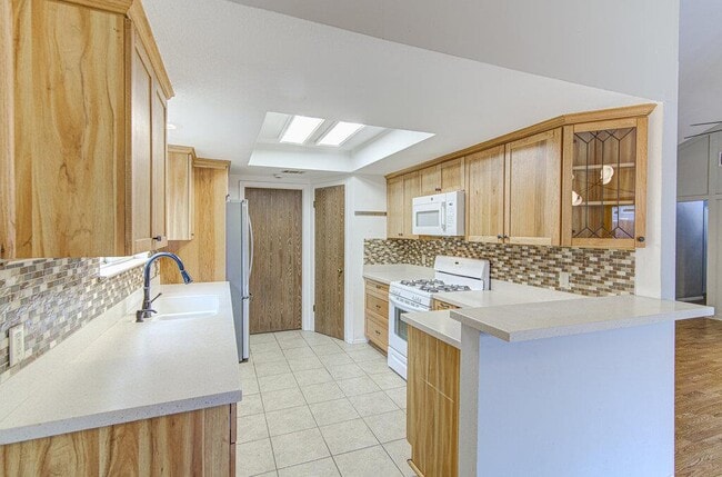 Building Photo - 11803 Hyacinth Dr