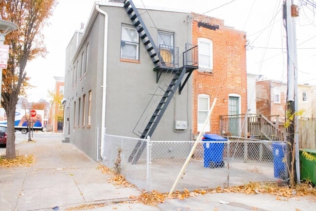 Building Photo - 501 N Patterson Park Ave