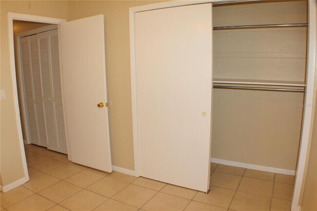 Building Photo - 9515 Fieldview Cir