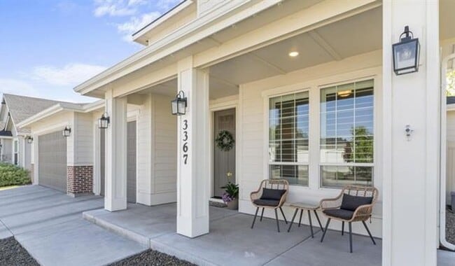 Building Photo - 4 Bedroom Home - Meridian