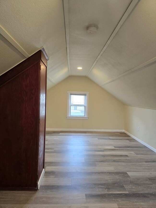 Building Photo - Alder Duplex