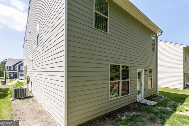 Building Photo - 258 Stillwood Dr