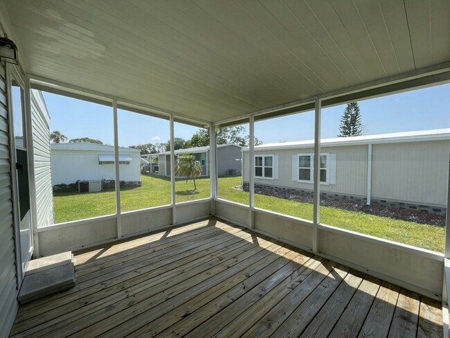 Building Photo - 757 Harbor Cir