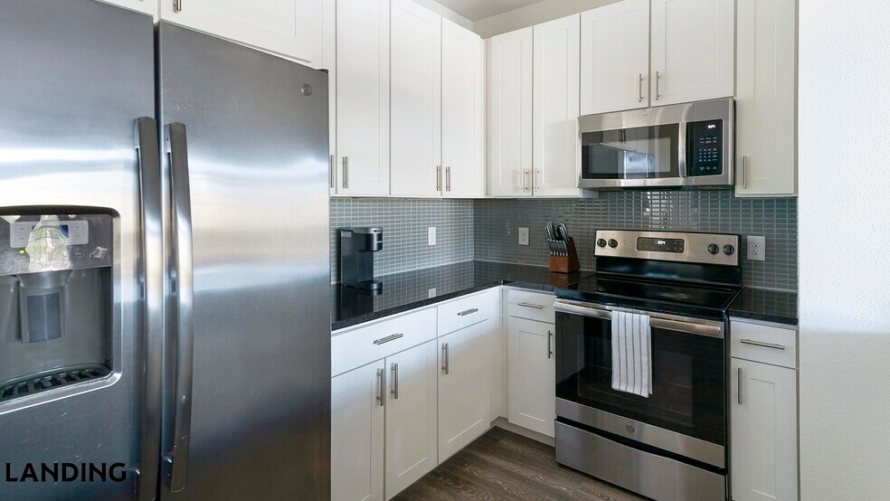 Building Photo - 300 Enclave Dr