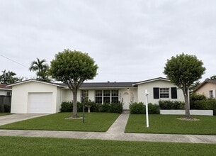 Building Photo - 5001 SW 87th Ct