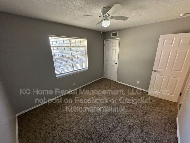 Building Photo - 9338 Bluejacket St