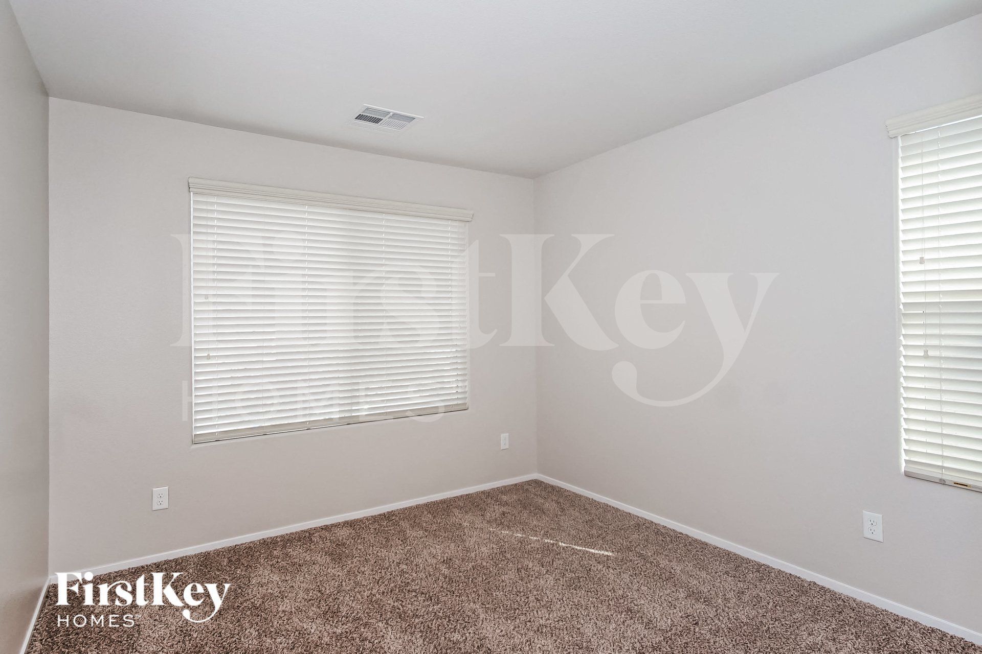 Building Photo - 121 Country River Ave