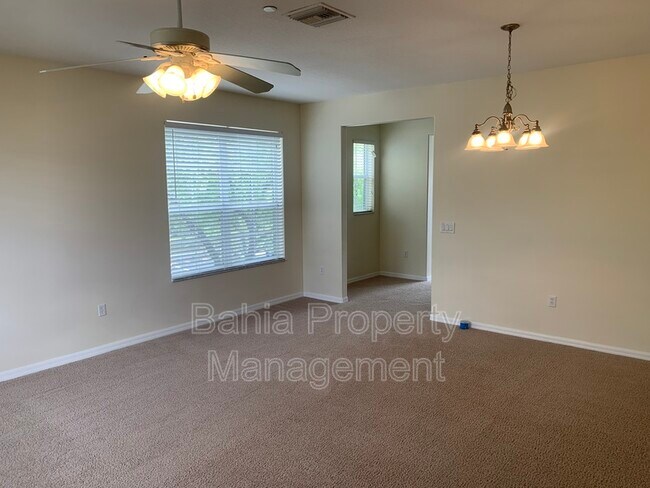 Building Photo - 2502 Lexington Oak Dr