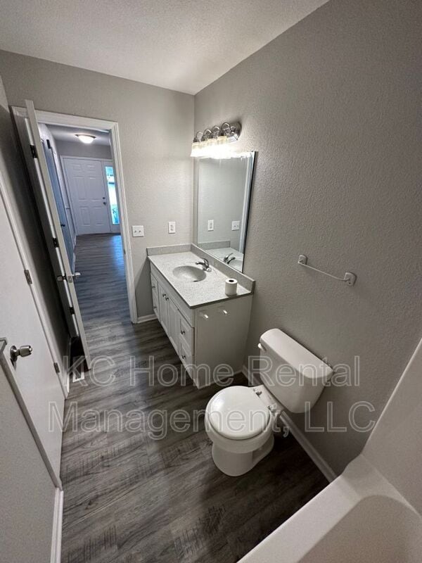 Building Photo - 8201 Woodson Dr