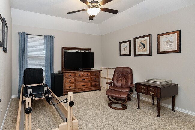 Building Photo - 47 Canoe Bend Dr