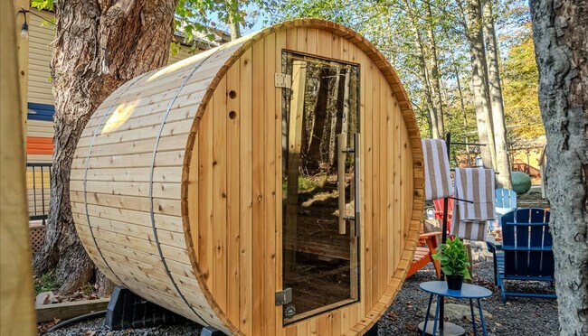 Building Photo - 223 Paxinos Dr