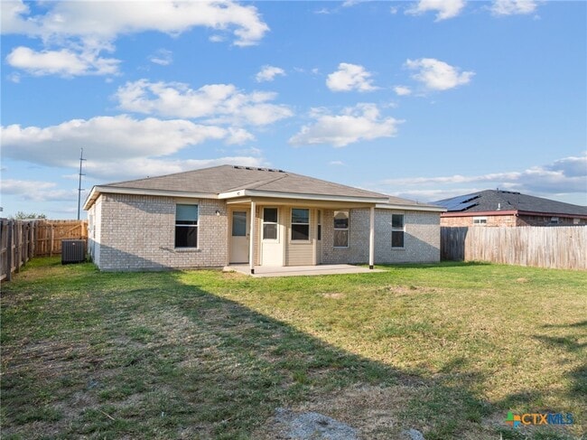 Building Photo - 4203 Fieldcrest Dr