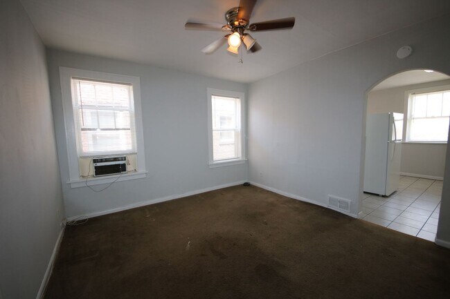 Building Photo - 4925-4927-4927 Eichelberger St