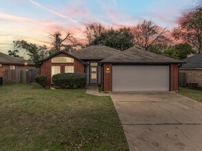 Building Photo - 4417 Briarwood Dr