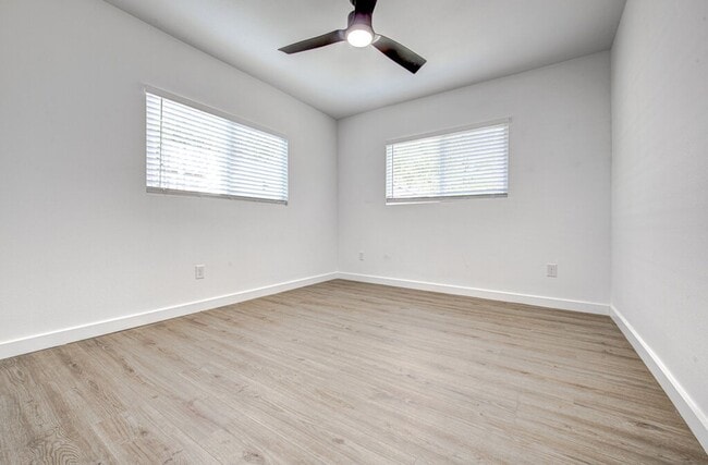 Building Photo - Fully Rebuilt 3BD Gem with Designer Finish...