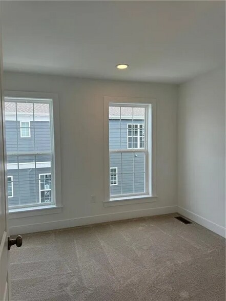 Building Photo - 607 Carlton Ln