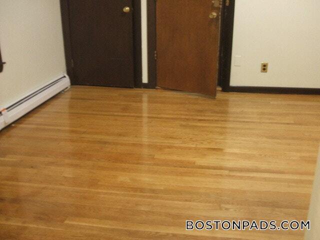 Building Photo - 9 Elmer St