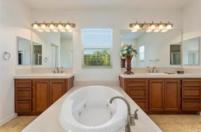 Building Photo - 36395 Pistachio Dr