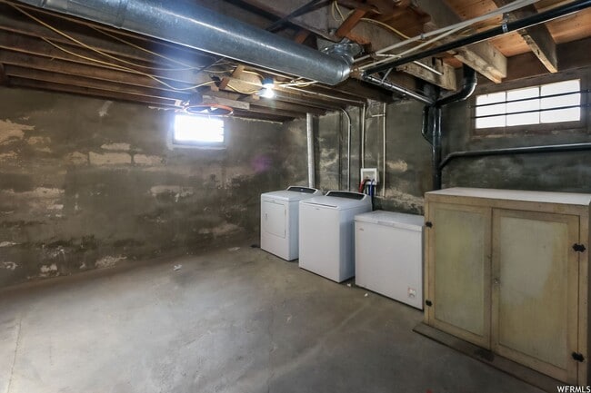 Building Photo - Charming 3 Bedroom Bungalow in West Valley