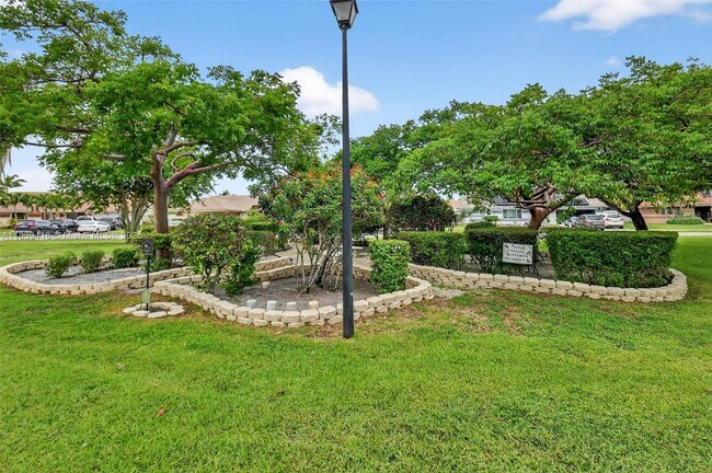 Building Photo - 9721 Majestic Way