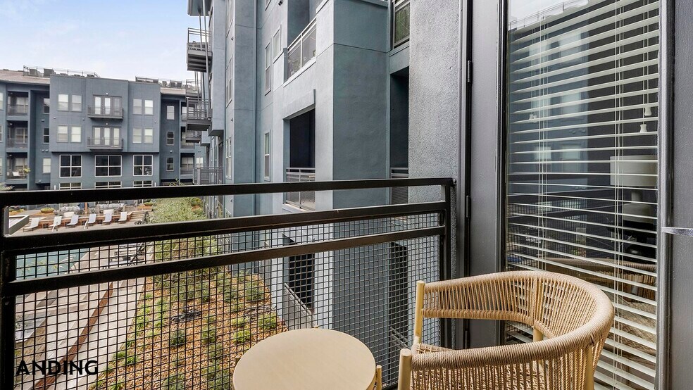 Building Photo - 5005 Galleria Dr