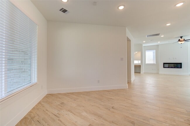 Building Photo - 1419 Shaded Rock Dr