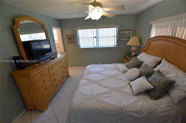 Building Photo - 2750 Emory Dr W